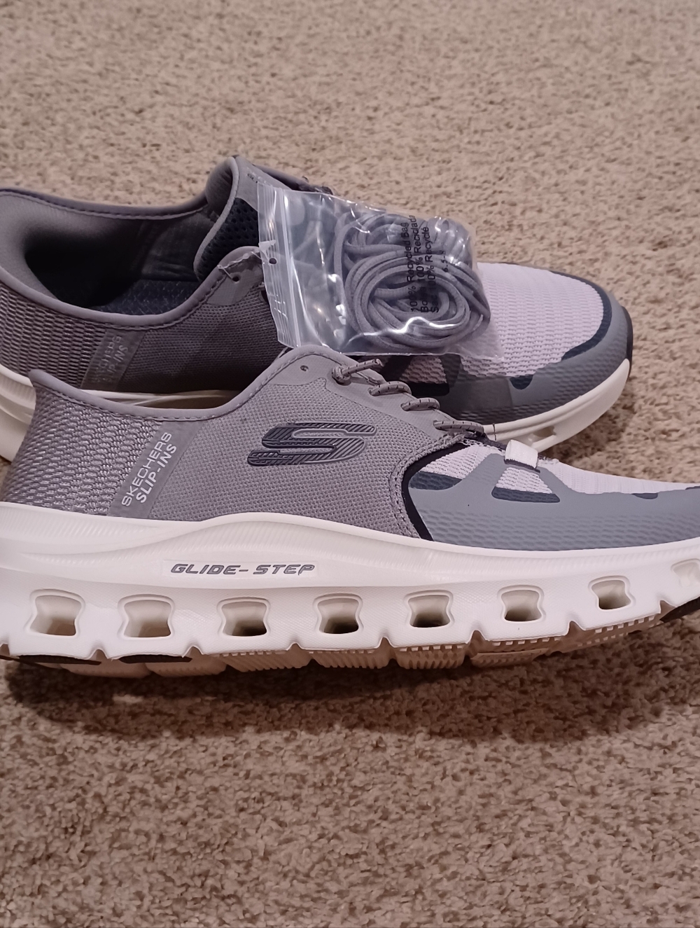 NWT-Skechers Glide-Step Men's Gray Athletic Sneakers Size 8